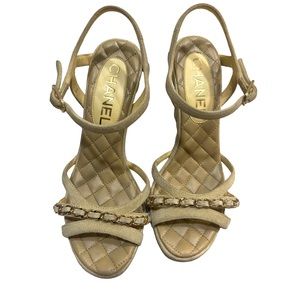 CHANEL Platform sandals lambskin suede Heel 5” Sz 35 narrow Beige CC chain
